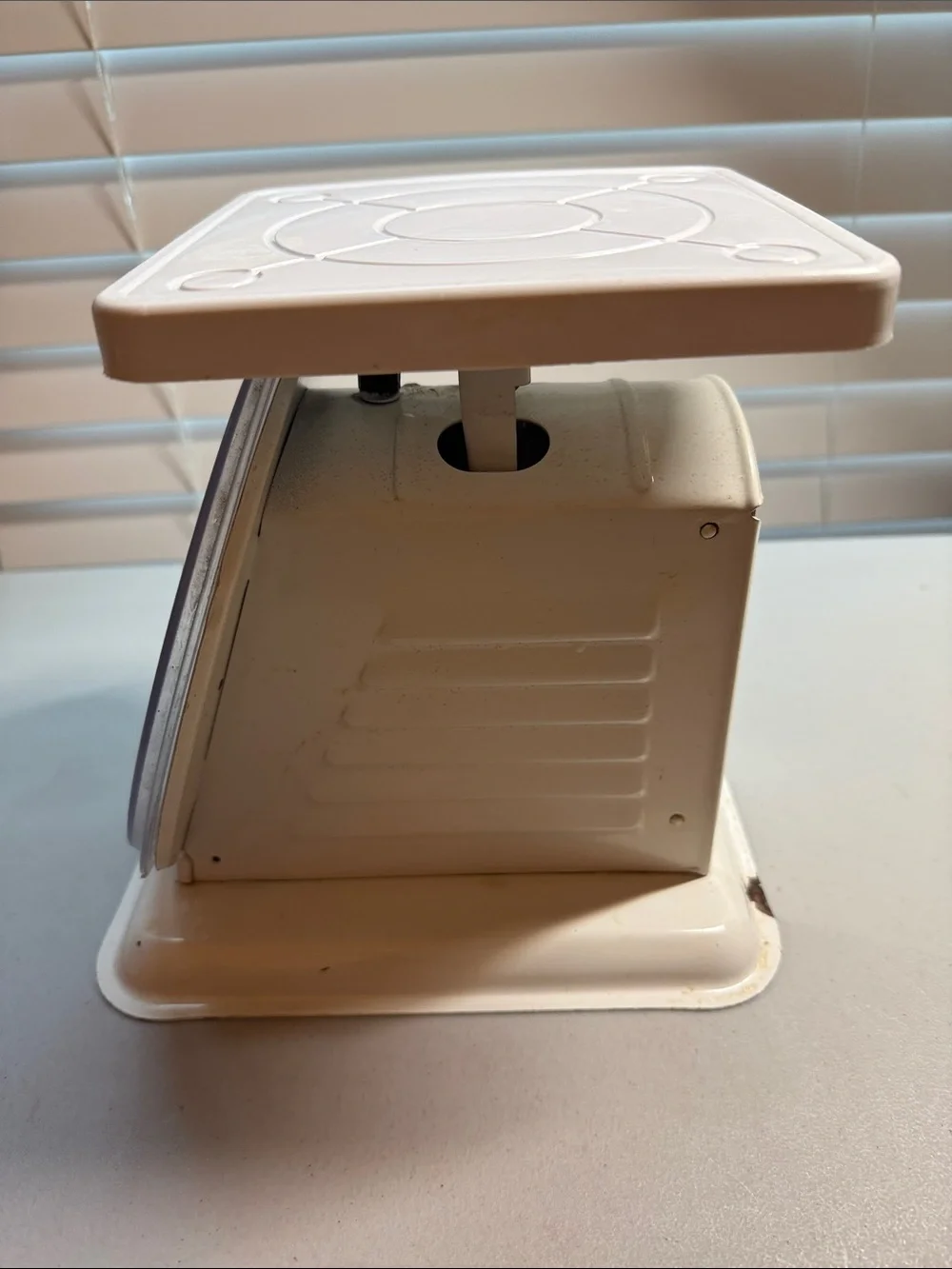 1950s American Vintage Family Scale - White Retro Kitchen Scale